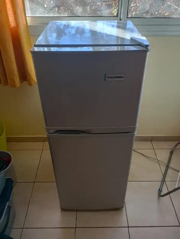 HELADERA CON FREEZER