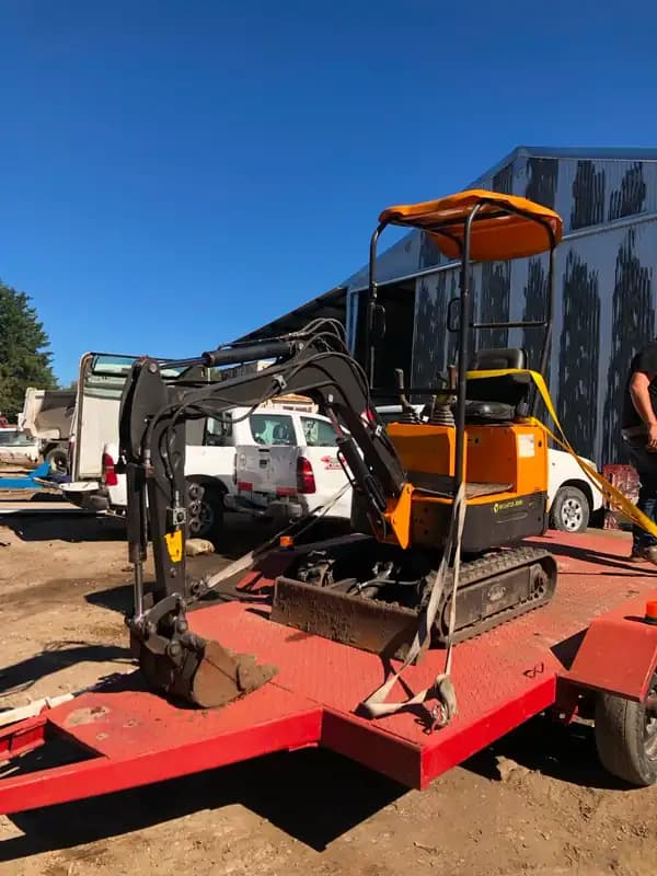 MINI EXCAVADORA TAURUS NX08 2021