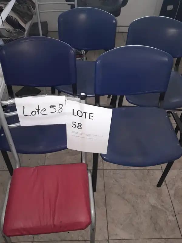 LOTE 58 - SILLAS VARIAS