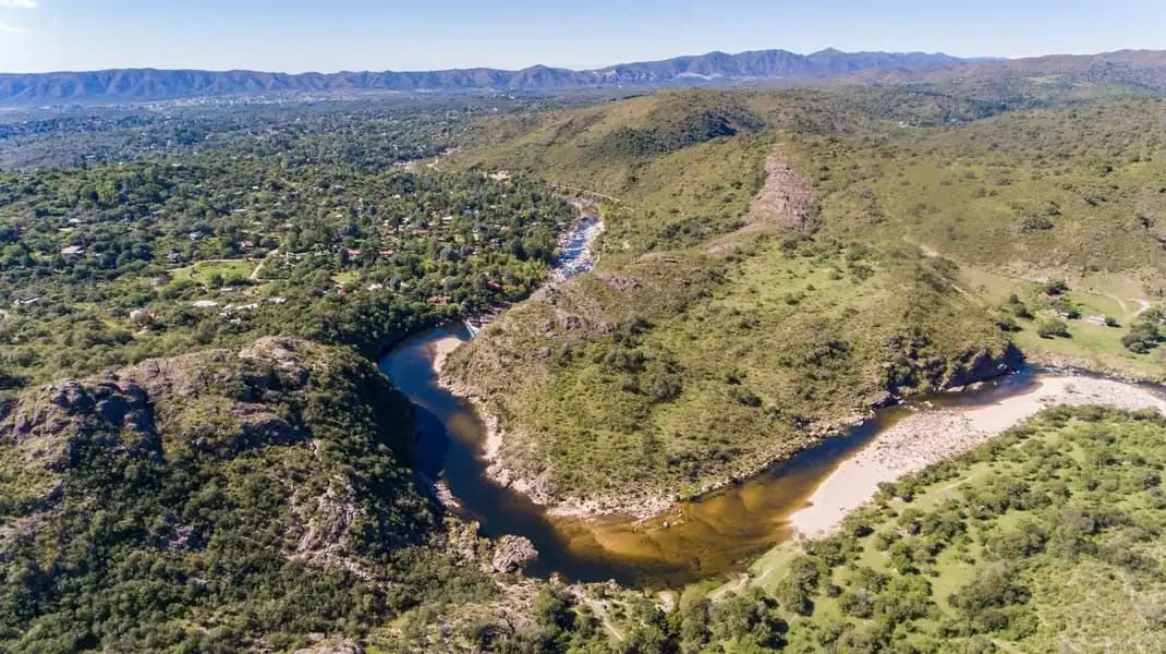 VIVÍ O INVERTÍ EN CUESTA BLANCA LOTE 1.641 M2