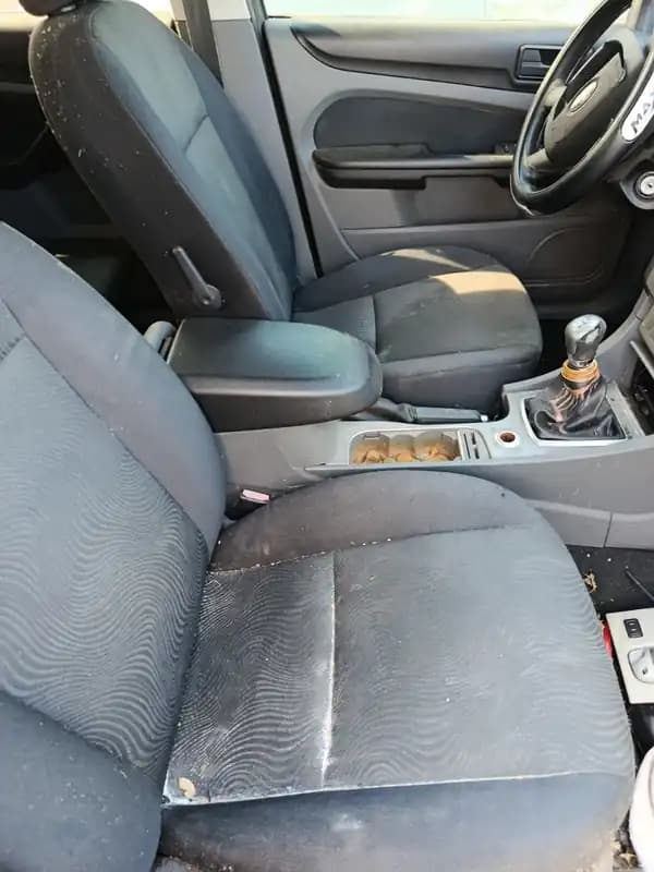 FORD modelo FOCUS TREND PLUS 2.0L NAFTA año 2011