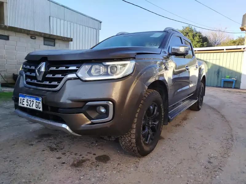 RENAULT ALASKAN ICONIC 4X4 MT