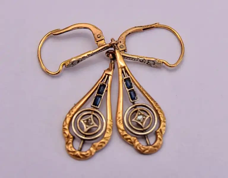 L11 - PAR DE AROS DE ORO