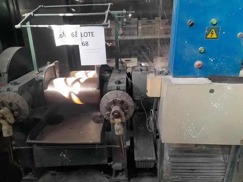 LOTE 68 - MEZCLADORA DE LABORATORIO