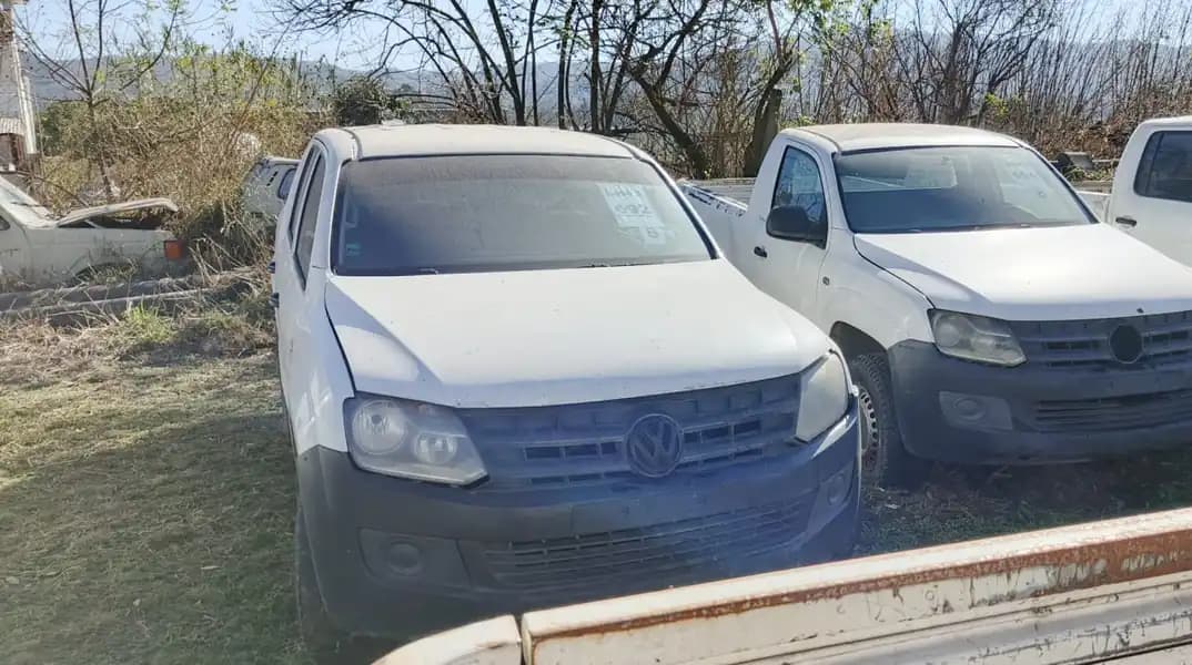(2) VOLKSWAGEN	AMAROK