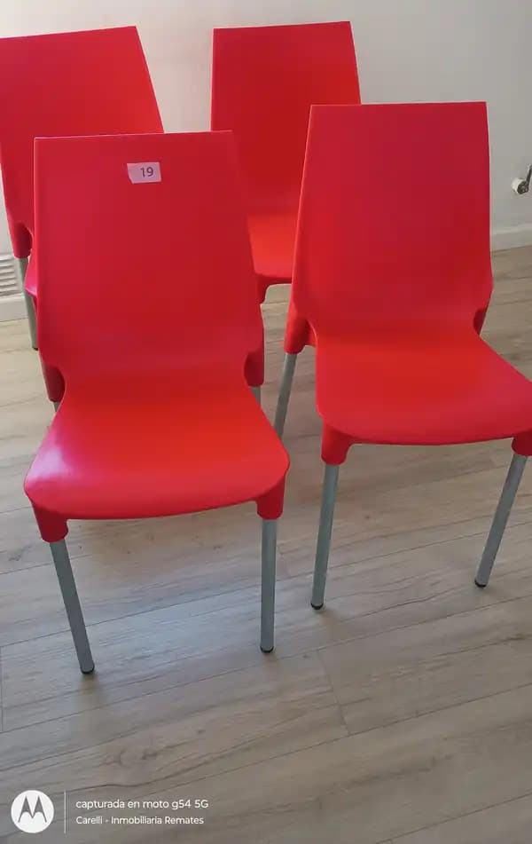 4  Silla Ada 4 patas, polipropileno color rojo