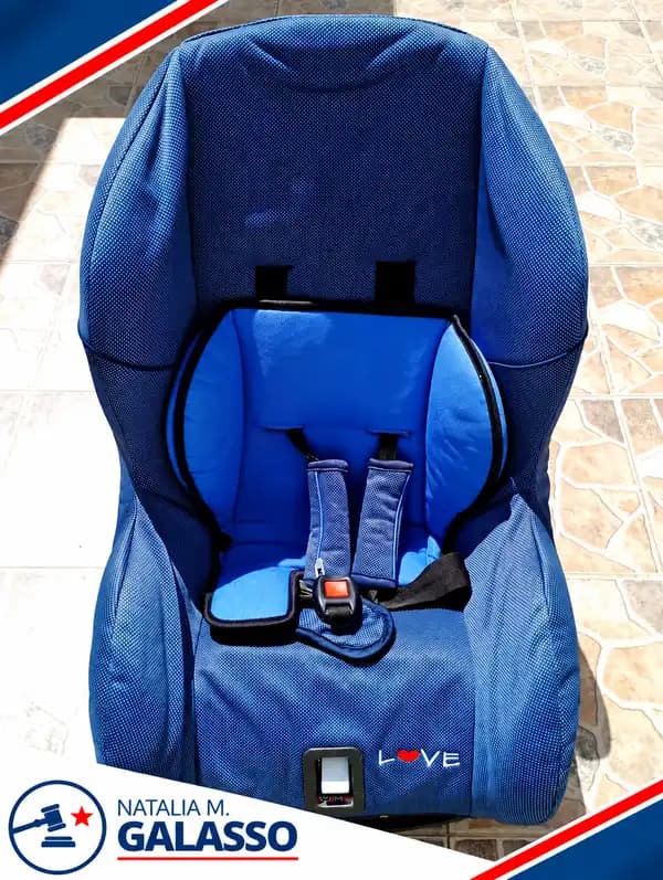 Silla para auto para niños marca "Love"