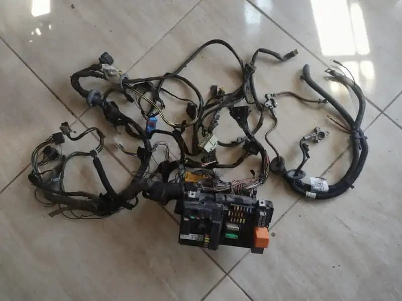 Tablero de fusibles con ramal  de corsa 1.4