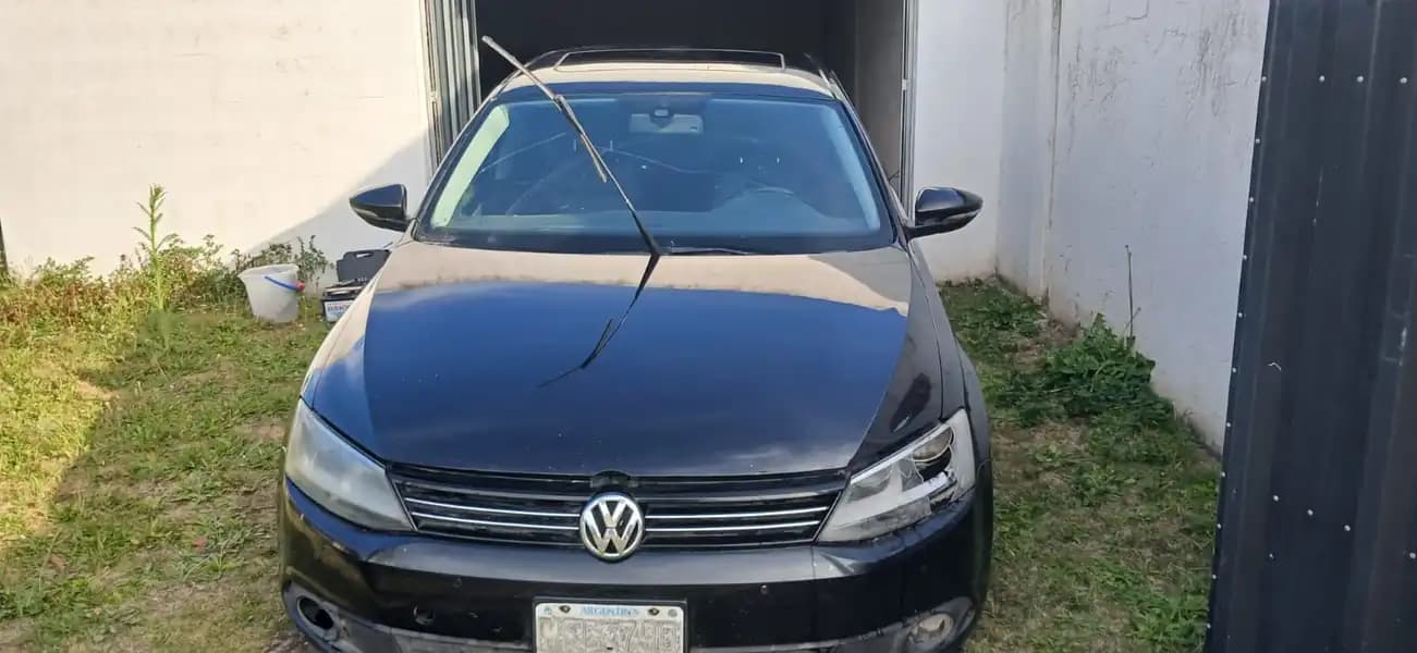 VOLKSWAAGEN VENTO 2.5 TIPO SEDAN 4 PUERTAS 2013