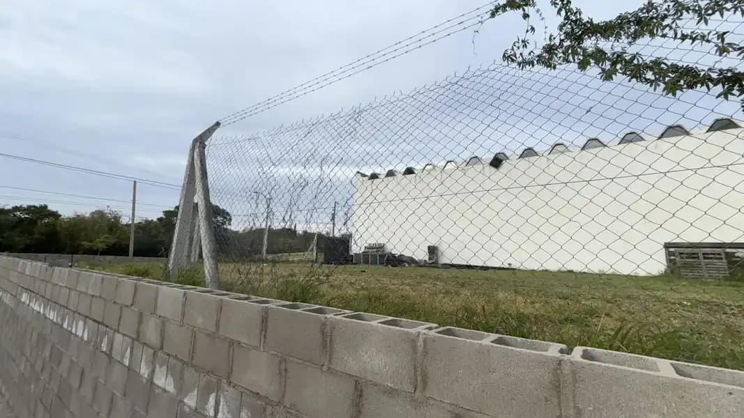 TERRENO UBICADO EN LA RIOJA ESQ OÑATE ALTO ALBERDI