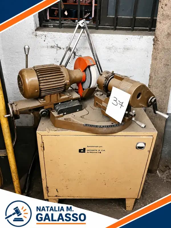 Máquina afiladora de mechas con caja de chapa