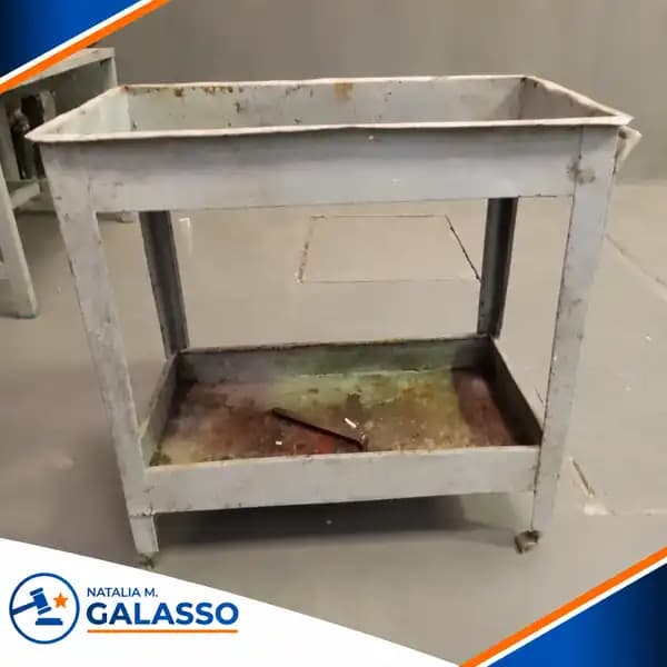 Mesa con ruedas