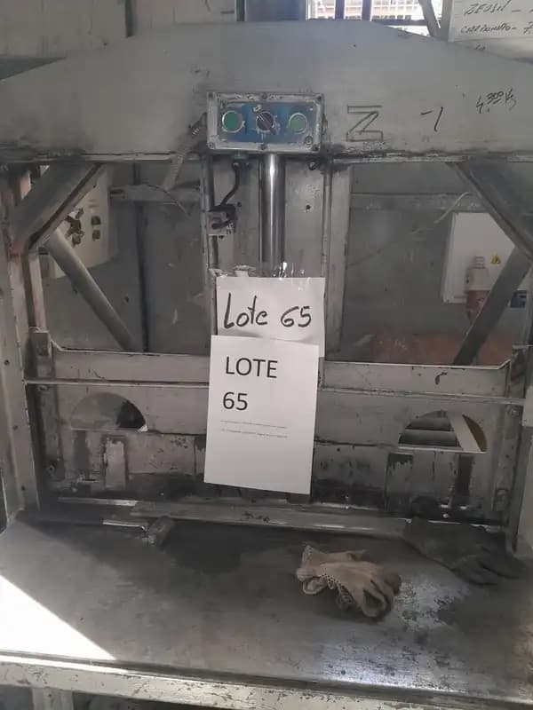 LOTE 65 - GUILLOTINA