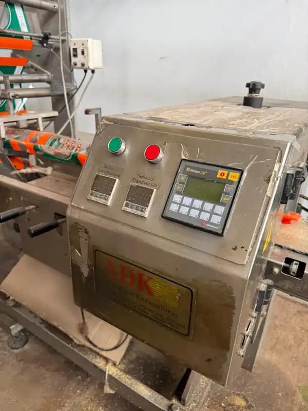 Lote 25 : 1 flowpack automatica ADK.