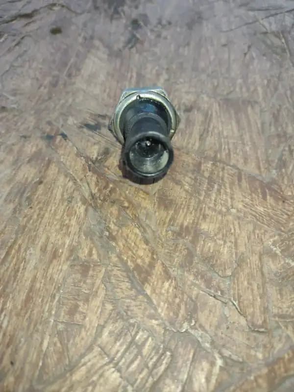 Sensor presión de aceite Corsa 1.4