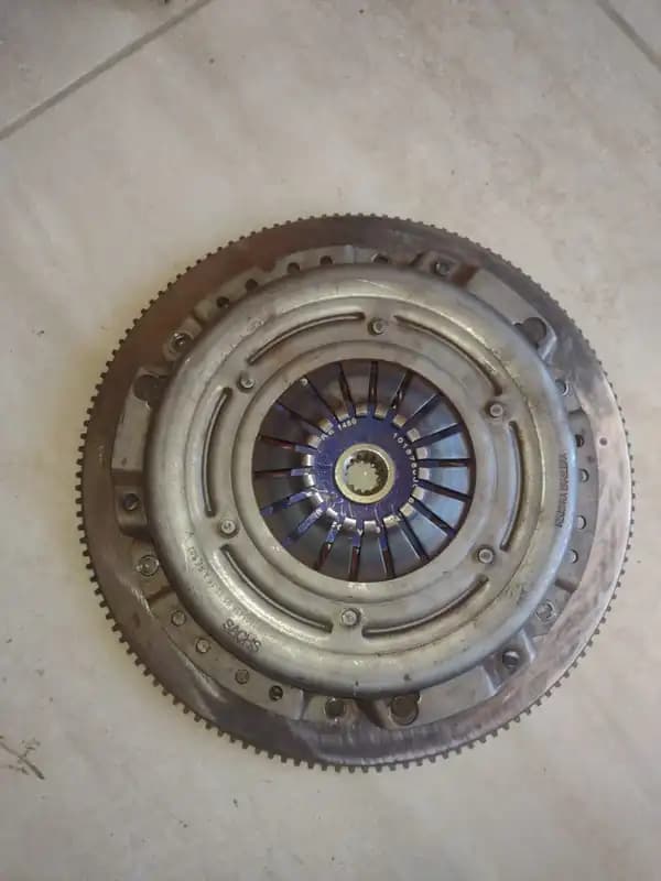 Embrague original completo con volante corsa