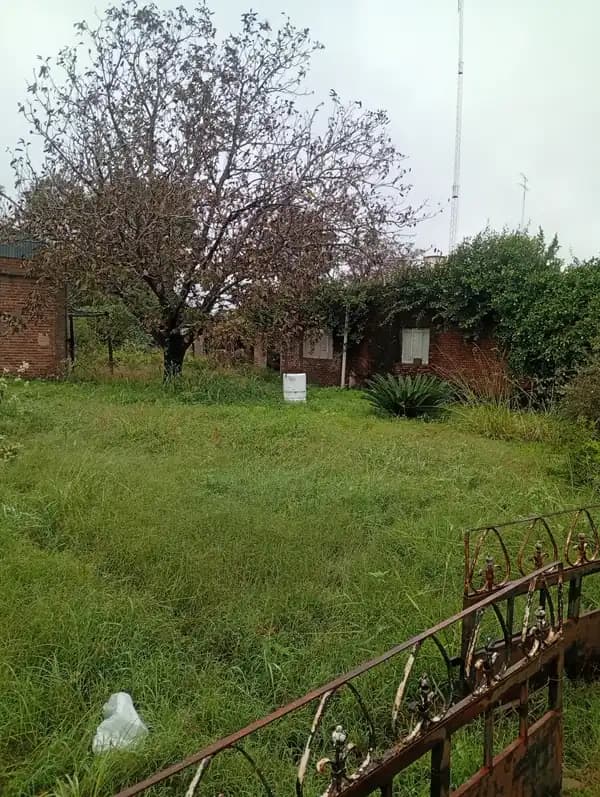 casa con galpon excelente