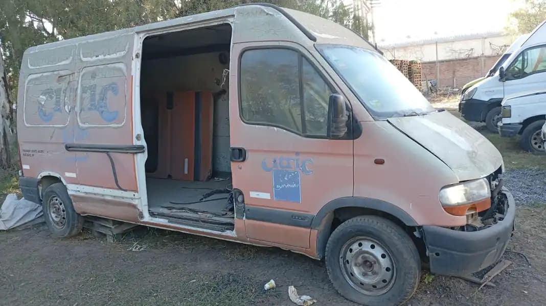 RENAULT MASTER  2.8 TDI 2002 EAM949