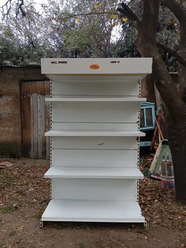 ESTANTERIA METALICA CON ILUMINACION POR TUBOS