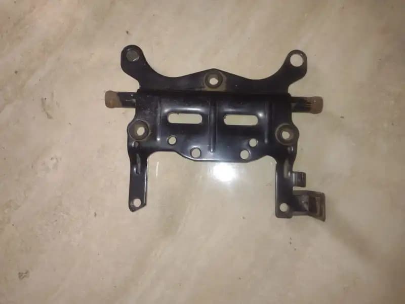 Soporte caño de agua Corsa 1.4