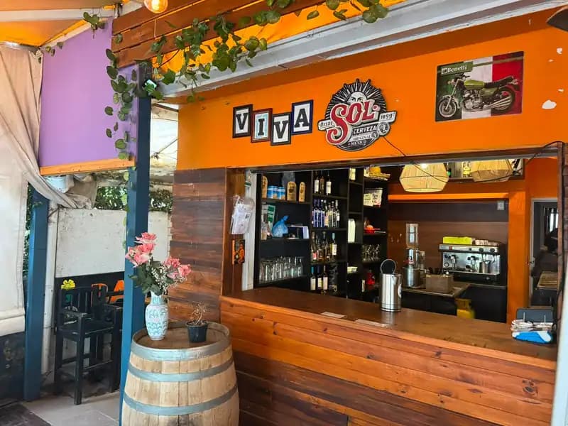 IMPORTANTE INMUEBLE cn Restaurante kiosco y depto