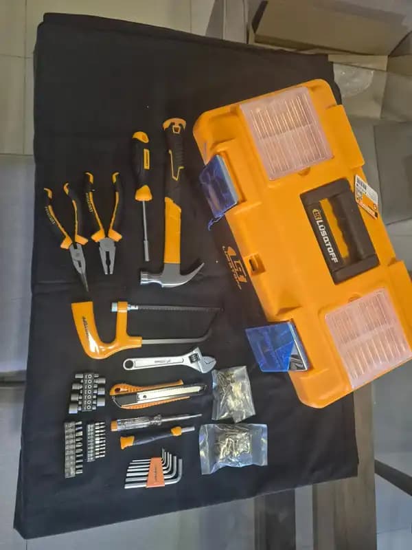 CAJA DE HERRAMIENTAS DE 46 PIEZAS