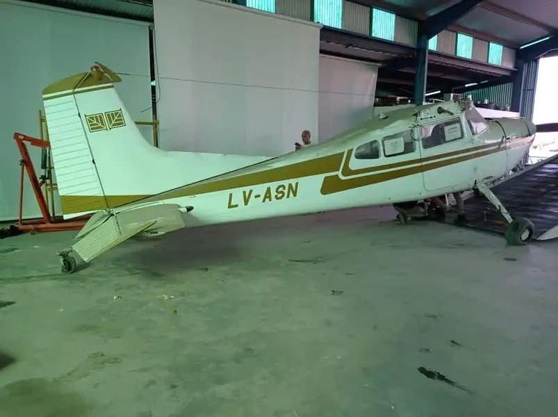 AVION CESSNA 185 B