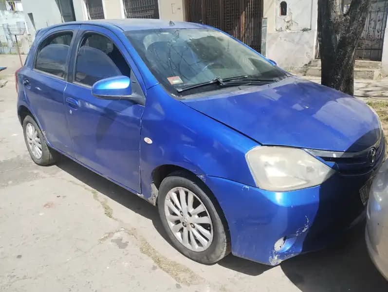 TOYOTA ETIOS XLS 1.5 MT - 2014