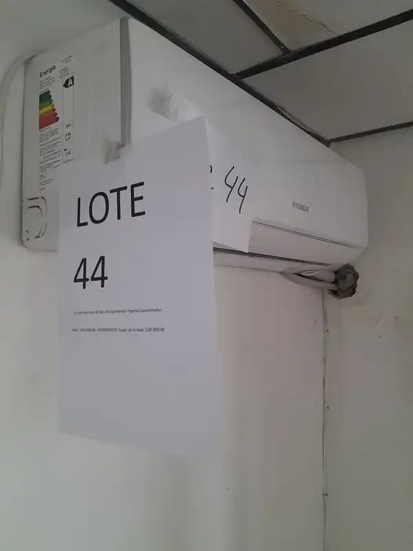 LOTE 44 - AIRE ACONDICIONADO SPLIT