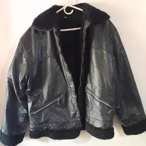 CAMPERA ECOCUERO-CORDERITO