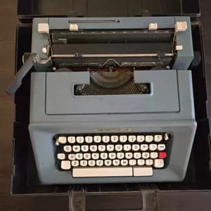 MAQUINA ESCRIBIR OLIVETTI