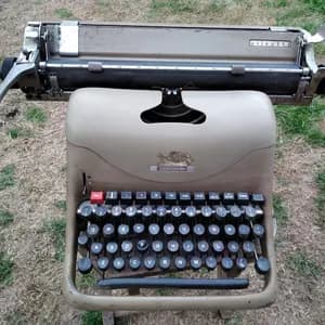 MAQUINA DE ESCRIBIR