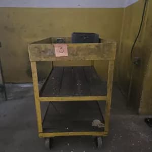 CARRO AMARILLO HIERRO
