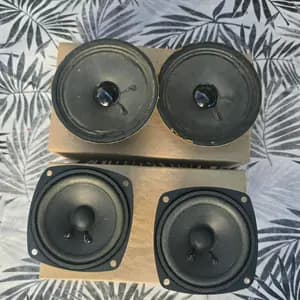LOTE 4 PARLANTES PEQUEÑOS