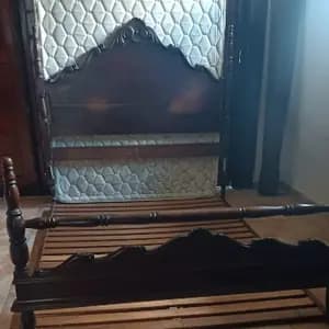 CAMA ANTIGUA 1.40M