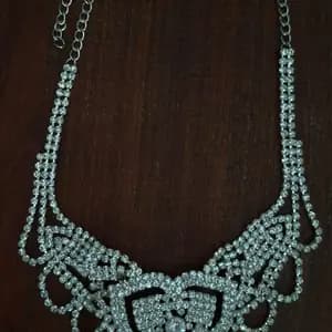 PAR DE COLLARES STRASS