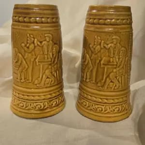 PAR DE JARRAS DE CERVEZA