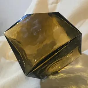 FLORERO DE DISEÑO DIAMANTE