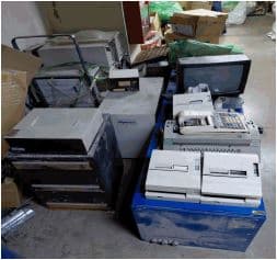 UN LOTE INTEGRADO POR APROX. 130 UNIDADES DE ELEMENTOS Y RESTOS DE ELEMENTOS PROVENIENTES DE MATERIALES ELECTRÓNICOS, ELECTRODOMÉSTICOS Y SUMINISTROS DE OFICINA VARIOS A SABER: IMPRESORA DE TICKETS; CALCULADORAS; MOTOR ELÉCTRICO; MÁQUINA DE ESCRIBIR; DESTRUCTORAS DE PAPEL RODANTES; CONTADORAS DE BILLETES; COCINA CON HORNO; CAMPANA EXTRACTORA DE COCINA METÁLICA; HELADERAS; VENTILADOR; CAFETERA; CDS; ROYOS DE FAX; TÓNER Y OTROS. MATERIAL FUERA DE USO, CONDICIÓN REZAGO, VENTA POR LOTE.