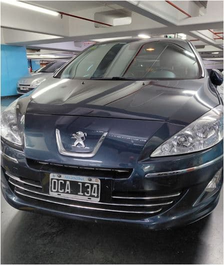 UN AUTOMÓVIL, USADO, FUNCIONANDO, MARCA PEUGEOT, MODELO 408 ALLURE+ 2.0N, MOTOR Nº 10XN100175746, CHASIS Nº 8AD4DRFJCFG001917, TIPO SEDÁN 4 PTAS, MODELO AÑO 2014. POSEE: TABLERO DE INSTRUMENTOS, CLIMATIZADOR, RADIO CON REPRODUCTOR DE CD, PANTALLA RETRÁCTIL, ALZA CRISTALES Y ESPEJOS CON COMANDOS ELÉCTRICOS, CIERRE CENTRALIZADO, AIRBAG, TECHO SOLAR ELÉCTRICO, CAJA DE VELOCIDADES, DIFERENCIAL, DIRECCIÓN ASISTIDA, Y CINCO RUEDAS ARMADAS CON CUBIERTAS DE USO, CON DETERIOROS GENERALES, PEQUEÑAS AVERÍAS, DESARMES E INCOMPLETO. DOMINIO OCA134. KM 184415. “EL BANCO NO SE RESPONSABILIZA POR EL KILOMETRAJE REAL DE RODAJE DEL VEHÍCULO ENAJENADO EN SUBASTA”.