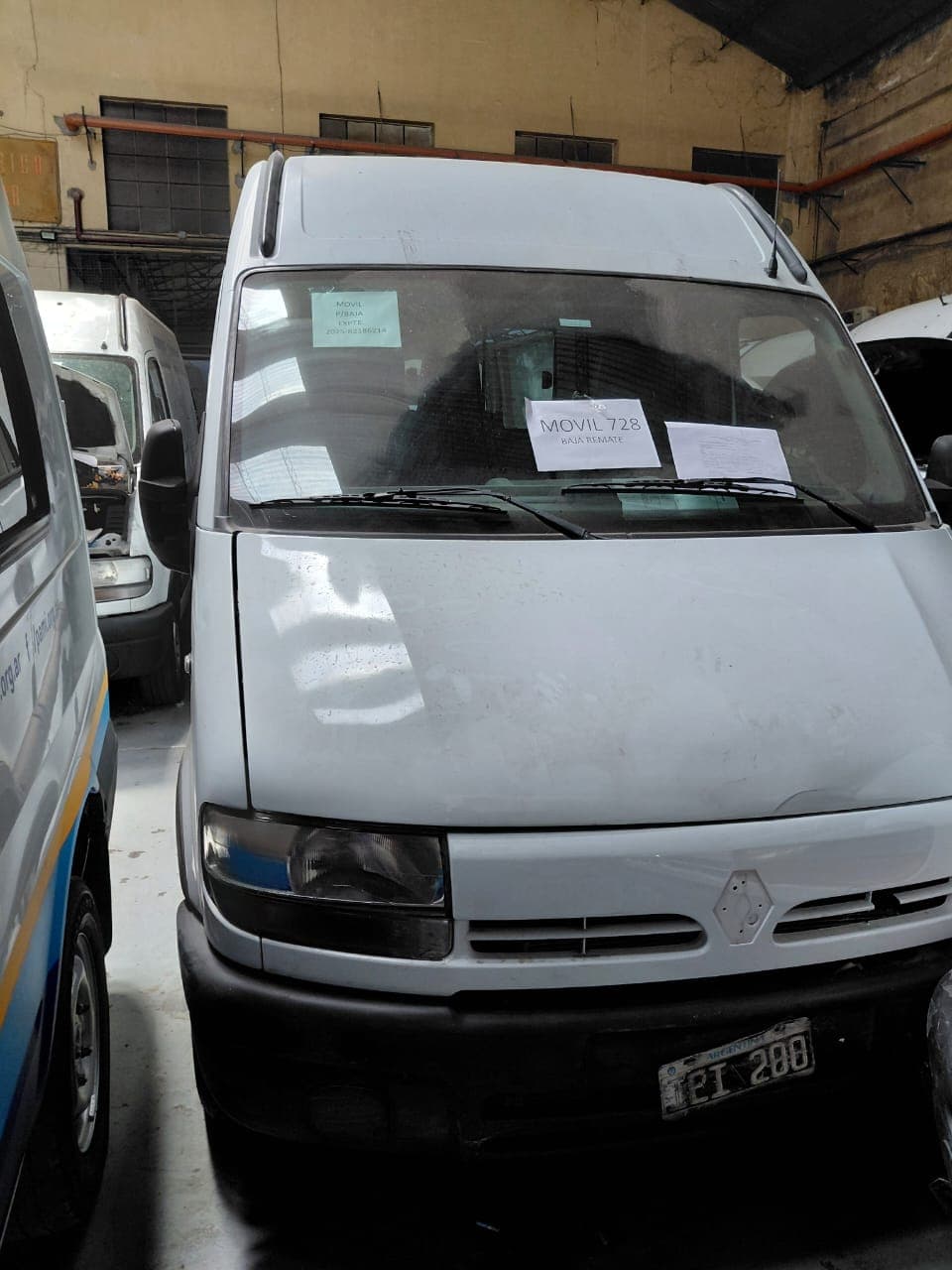 UNA CAMIONETA USADA SIN FUNCIONAR, MARCA RENAULT, MODELO MASTER DCI 120 MEDIO, MOTOR NRO. G9UA724C045990, CHASIS NRO. 93YADCUH59J199332, MODELO AÑO 2009, TIPO FURGON, POSEE: BOMBA INYECTORA, ALTERNADOR, MOTOR DE ARRANQUE, RADIADOR, SERVO FRENO, TABLERO DE INSTRUMENTOS, CALEFACTOR, CAJA DE VELOCIDADES, DIFERENCIAL, DIRECCIÓN ASISTIDA, UN PORTÓN LATERAL CORREDIZO, DOS PUERTAS TRASERAS BATIENTES, ALZA CRISTALES Y ESPEJOS ELÉCTRICOS, Y CUATRO RUEDAS ARMADAS CON CUBIERTAS DE MOVIMIENTO, CON DETERIOROS GENERALES, AVERIAS, DESARMES E INCOMPLETO, DOMINIO IEI-200. DIESEL.