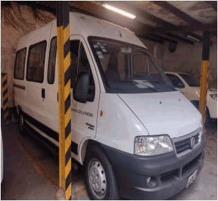 UNA CAMIONETA USADA, FUNCIONANDO, MARCA FIAT, MODELO DUCATO MAXICARGO 2.3 JTD, MOTOR NRO 7235468, CHASIS NRO 93W245G84G2152077, MODELO AÑO 2015, TIPO TRANSPORTE DE PASAJEROS (SEGUN TITULO DE PROPIEDAD TIPO FURGON). POSEE: TABLERO DE INSTRUMENTOS, ALZA CRISTALES ELECTRICOS, CALEFACTOR, RADIO CON CD, UNA PUERTA LATERAL, DOS PUERTAS TRASERAS BATIENTES, ASIENTOS 14 + 1, CAJA DE VELOCIDADES, DIFERENCIAL, DIRECCION ASISTIDA Y CUATRO RUEDAS ARMADAS CON CUBIERTAS DE MOVIMIENTO. CON DETERIOROS GENERALES PEQUEÑAS AVERIAS DE CHOQUE E INCOMPLETA.- DOMINIO PFA490.- DIESEL.- KILOMETRAJE SIN PODER VERIFICAR.-