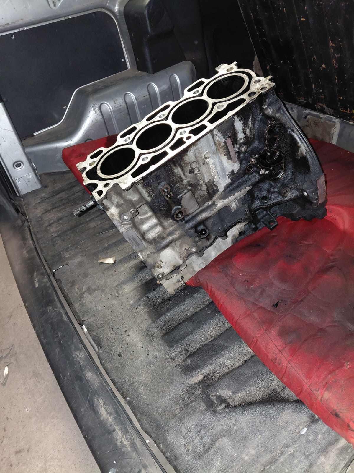 UNA CAMIONETA, USADA SIN FUNCIONAR, MARCA PEUGEOT, MODELO PARTNER PATAGONICA HDI 1.6 VTC, BLOCK DE MOTOR DESMONTADO NRO.10JBED0019863, CHASIS NRO. 8ADGJ9HJCEG502482, (SEGUN TITULO DE PROPIEDAD CHASIS NRO. 8ADGJCHJCEG502482), MODELO AÑO 2013, TIPO SEDAN 5 PTAS. POSEE: TABLERO DE INSTRUMENTOS, 1 PUERTA LATERAL CORREDIZA, DOS PUERTAS TRASERAS BATIENTES, Y CUATRO RUEAS ARMADAS CON CUBIERTAS DE MOVIMIENTO. CON DETERIOROS GENERALES, AVERIAS DE CHOQUE, DESARMES Y MUY ICOMPLETA. DOMINIO MPI080. DIESEL.