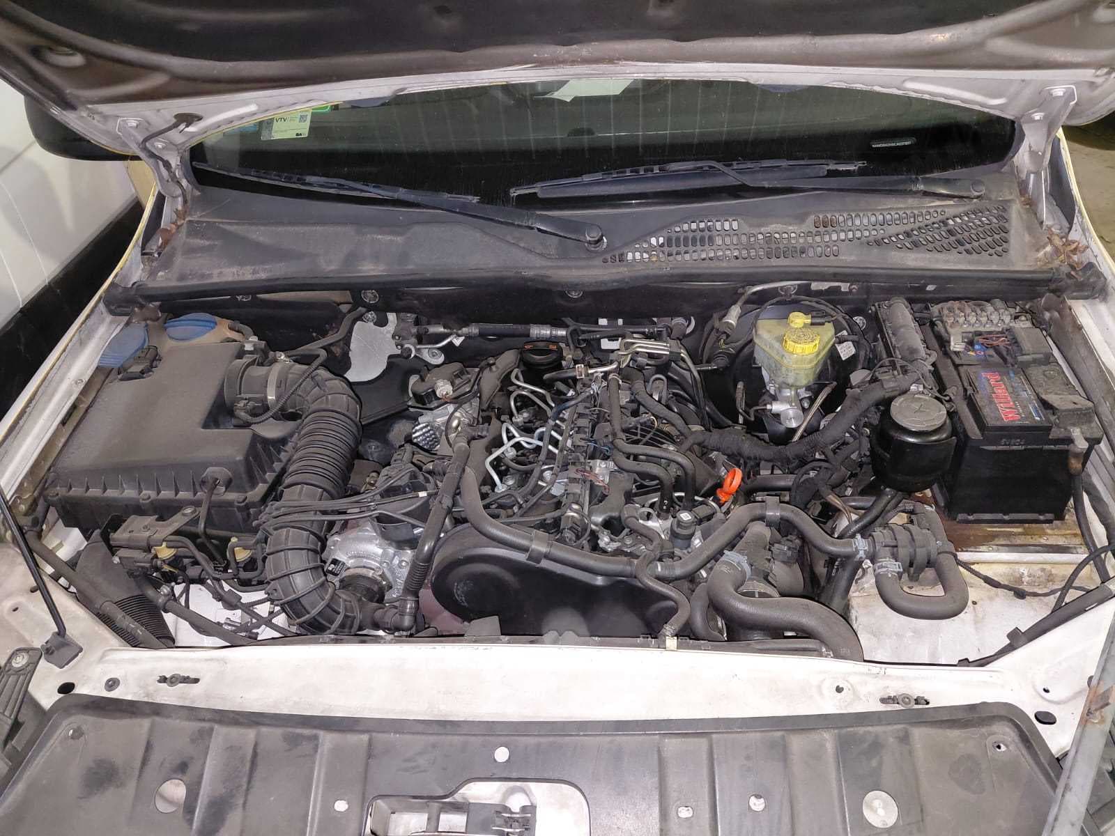 UNA CAMIONETA USADA, SIN FUNCIONAR, MARCA VOLKSWAGEN, MODELO AMAROK 2.0 TDI 4X2 , MOTOR NRO .CDC 100618, CHASIS NRO. 8AWDB42H0CA037837, MODELO AÑO 2012, TIPO PICK UP DOBLE CABINA, (SEGUN TITULO DE PROPIEDAD TIPO PICK UP). POSEE: BOMBA INYECTORA, ALTERNADOR, MOTOR DE ARRANQUE, RADIADOR, TABLERO DE INSTRUMENTOS, CALEFACTOR, EQUIPO DE AIRE ACONDICIONADO, CAJA DE VELOCIDADES, DIFERENCIAL, DIRECCION ASISTIDA Y CUATRO RUEDAS ARMADAS CON CUBIERTAS DE MOVIMIENTO. CON DETERIOROS GENERALES, AVERIAS DE CHOQUE, DESARMES E INCOMPLETA. DOMINIO KZM806. DIESEL. (PLOTEADA)
