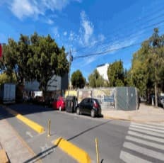Donado N°1785/87/91/95/99 esquina La Pampa N°4242/70/74/78/80/84/96 - Villa Ortuzar – C.A.B.A. Se trata de un lote en esquina libre de mejoras. Cuenta con un frente al noroeste sobre calle La Pampa de 40,31 m; ochava al oeste de 6,07 m; frente al sudoeste sobre calle Donado de 17.58 m; lateral al sudeste de 44,64 m lindante con parcela 006c y lateral al noreste de 21,73 m lindante con parcela 005, cerrando el polígono. SUPERFICIE: 969,03 M2 NOMENCLATURA CATASTRAL: Circunscripción 15, Sección 49, Manzana 65, Parcela 6b.