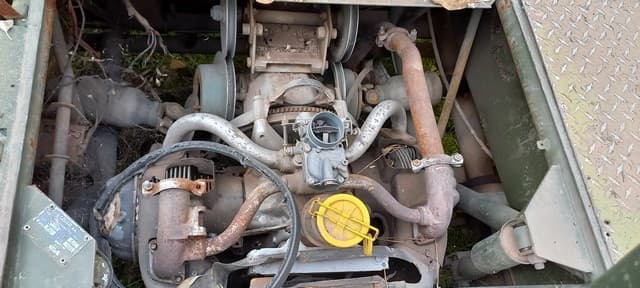 UN VEHÍCULO TODO TERRENO, MARCA LOHR S.A., MODELO FL 500, MOTOR NRO. SIN NUMERACIÓN VISIBLE, SERIE 1087, AÑO DE CONSTRUCCIÓN 1978, TIPO 4X4 PLATAFORMA PLAYA, ORIGEN FRANCIA. POSEE: TABLERO DE INSTRUMENTOS, FRENOS (INCOMPLETOS) CAJA DE VELOCIDADES, DOS DIFERENCIALES, DIRECCIÓN, Y CUATRO RUEDA ARMADA CON CUBIERTA DE MOVIMIENTO. CON DETERIOROS GENERALES, AVERÍAS, DESARMES E INCOMPLETO. NI 219927. SIN DOMINIO.