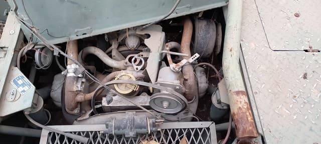 UN VEHÍCULO TODO TERRENO, MARCA LOHR S.A., MODELO FL 500, MOTOR NRO. 0988200417, SERIE 1188, AÑO DE CONSTRUCCIÓN 1979, TIPO 4X4 PLATAFORMA PLAYA, ORIGEN FRANCIA. POSEE: FRENOS, TABLERO DE INSTRUMENTOS, CAJA DE VELOCIDADES, DOS DIFERENCIALES, DIRECCIÓN, Y CUATRO RUEDA ARMADA CON CUBIERTA DE MOVIMIENTO. CON DETERIOROS GENERALES, AVERÍAS, DESARMES E INCOMPLETO. NI 219934. SIN DOMINIO.