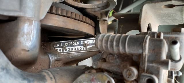 UN VEHÍCULO TODO TERRENO, MARCA LOHR S.A., MODELO FL 500, MOTOR NRO. 0988200402, SERIE 1196, AÑO DE CONSTRUCCIÓN 1979, TIPO 4X4 PLATAFORMA PLAYA, ORIGEN FRANCIA. POSEE: FRENOS (INCOMPLETOS), CAJA DE VELOCIDADES, DOS DIFERENCIALES, DIRECCIÓN, Y CUATRO RUEDA ARMADA CON CUBIERTA DE MOVIMIENTO. CON DETERIOROS GENERALES, AVERÍAS, DESARMES E INCOMPLETO. NI 219946. SIN DOMINIO