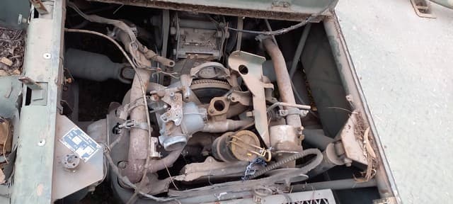 UN VEHÍCULO TODO TERRENO, MARCA LOHR S.A., MODELO FL 500, MOTOR NRO. 0988200402, SERIE 1196, AÑO DE CONSTRUCCIÓN 1979, TIPO 4X4 PLATAFORMA PLAYA, ORIGEN FRANCIA. POSEE: FRENOS (INCOMPLETOS), CAJA DE VELOCIDADES, DOS DIFERENCIALES, DIRECCIÓN, Y CUATRO RUEDA ARMADA CON CUBIERTA DE MOVIMIENTO. CON DETERIOROS GENERALES, AVERÍAS, DESARMES E INCOMPLETO. NI 219947. SIN DOMINIO.