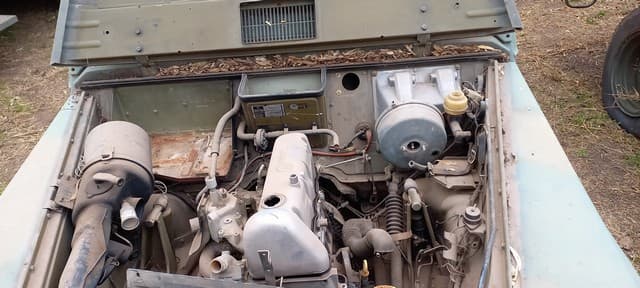 UNA CAMIONETA, USADA, SIN FUNCIONAR, MARCA MERCEDES BENZ, MODELO 230 G, MOTOR NRO. 115974 10 000451, CHASIS NRO. 46121017012762, MODELO AÑO APROX. 1981, TIPO TODO TERRENO, POSEE: ALTERNADOR, RADIADOR, SERVO-FRENO INCOMPLETO, CAJA DE VELOCIDADES, DOS DIFERENCIALES, DIRECCIÓN Y CUATRO RUEDAS ARMADAS CON CUBIERTAS DE MOVIMIENTO. CON TECHO DE LONA. CON DETERIOROS GENERALES, AVERÍAS, DESARMES Y MUY INCOMPLETO. NI 134432.